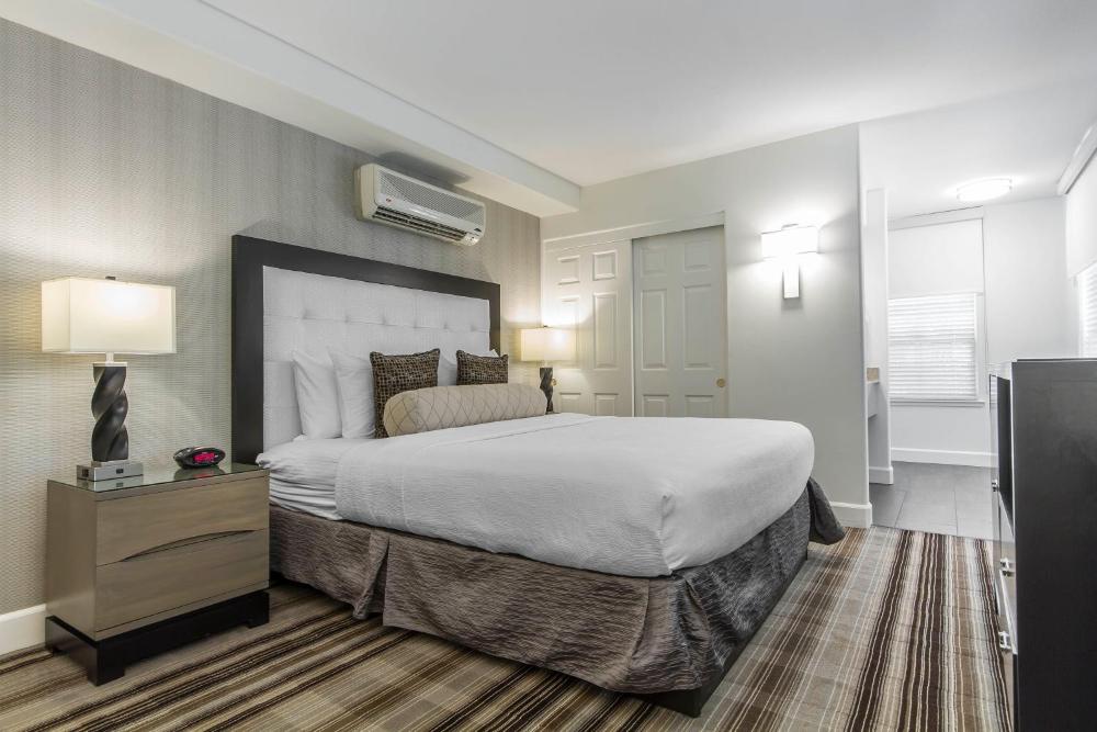 Standard Queen Room - Non-Smoking interior